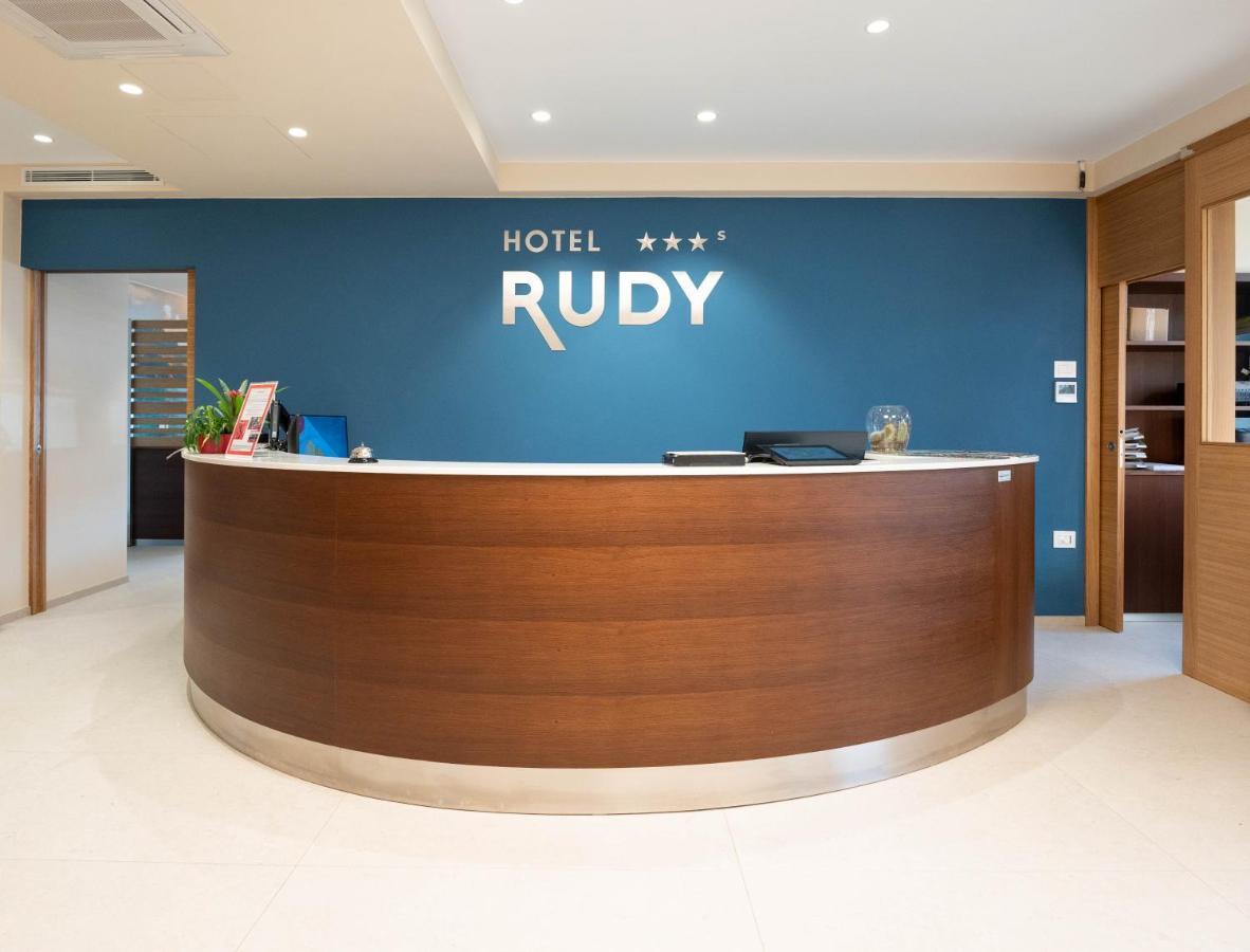 Hotel Rudy Riva del Garda Bagian luar foto